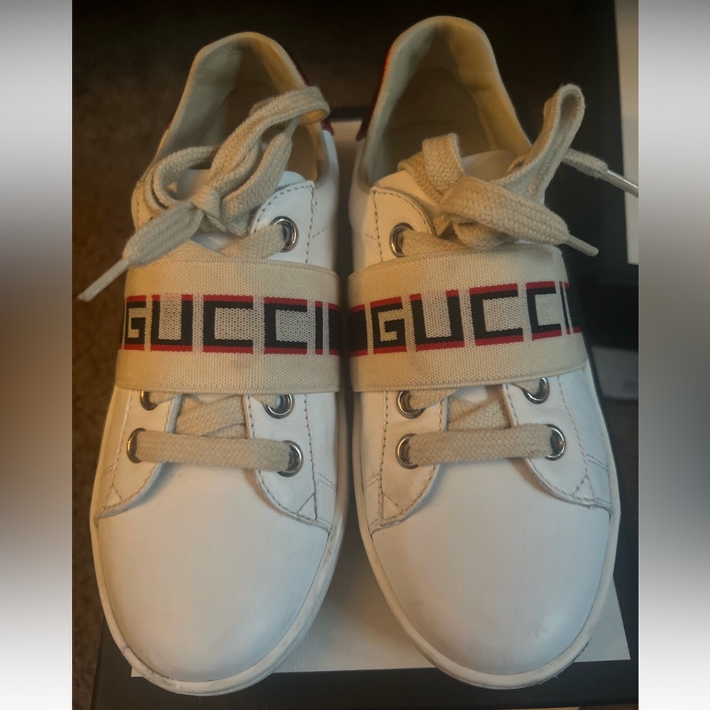 Unisex Kids Gucci white sneakers size 30 US size 12.